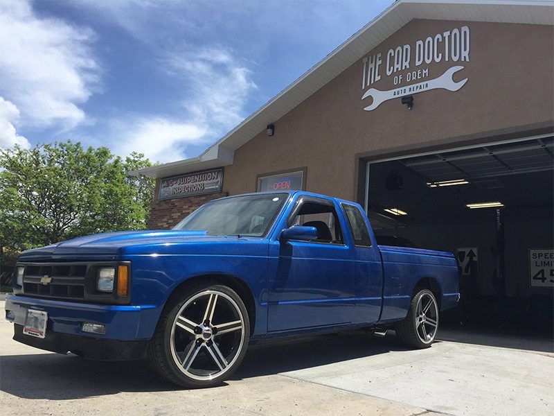 The Car Doctor of Orem front of building